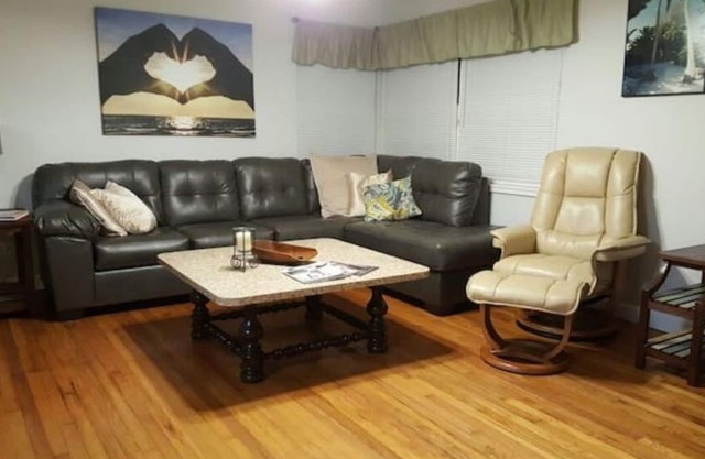 Central Lakeland Home Convenient to Downtown, Universities and Tampa & Orlando