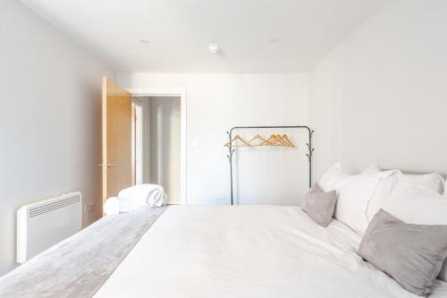 Central Liverpool Apartment, 1 Bedroom and Sofa Bed