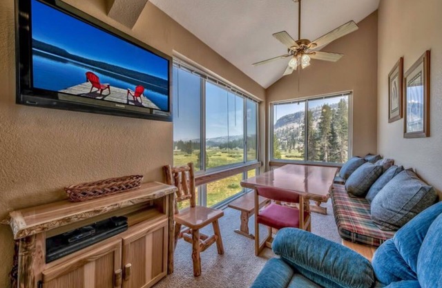 Central Location, 1BR + Loft Condo | Nearby Lifts