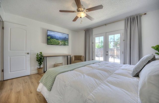 Central location - Fresno Home - 61 miles from Yosemite
