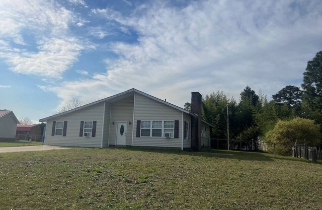 Central location, near hospital & fortbragg peaceful safe neighborhood, Fenced