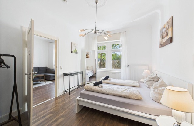 Central modern apartment I balcony I up to 4 persons