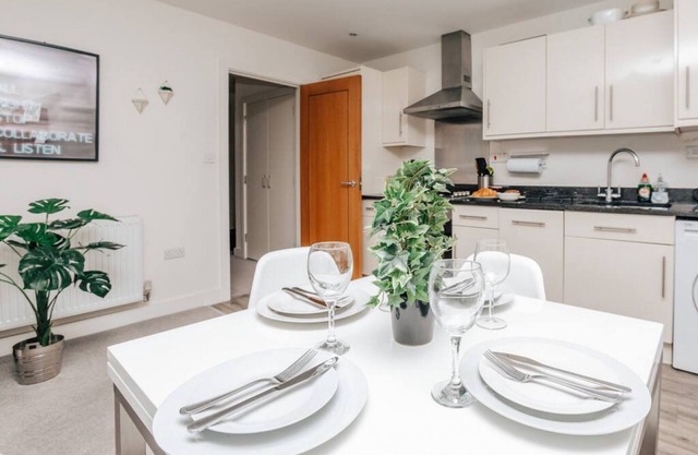 Central Modern Flat Sleeps 6 - Dedicated Parking