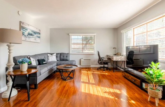 Central of Pasadena, Walking Distance to Shops and Metro, Close to Old Town