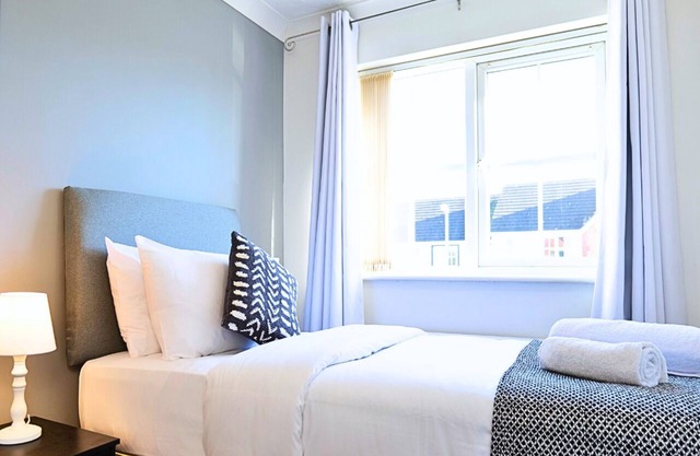 Central Peaceful Home with Parking, Wi-Fi & Garden
