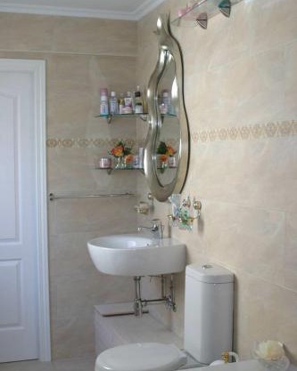 Central room with key, shared bathroom Wifi