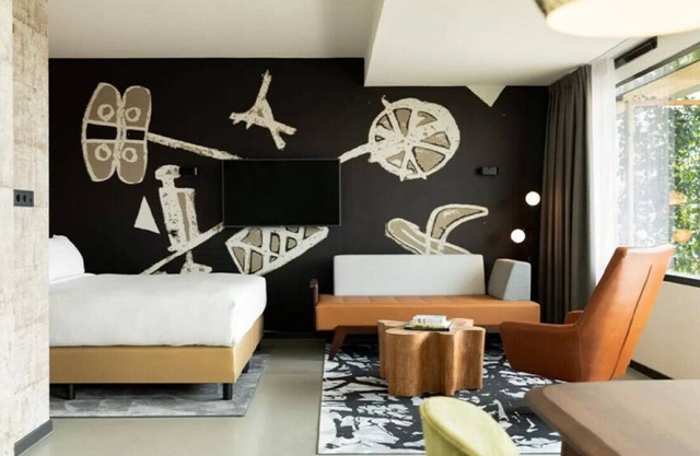 Central Rotterdam Boutique Stay Near Slaakhuys, Shopping & Cultural Hotspots
