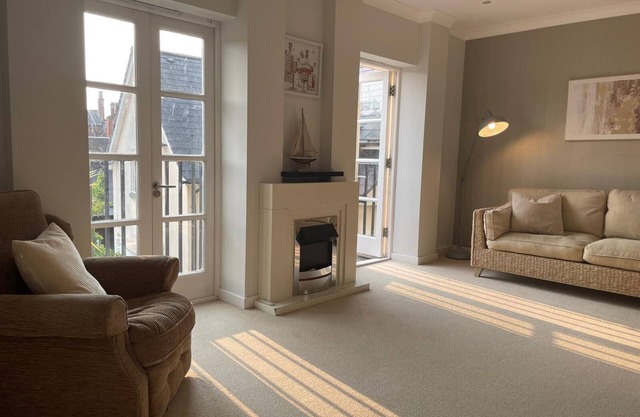Central Rugby Apartment