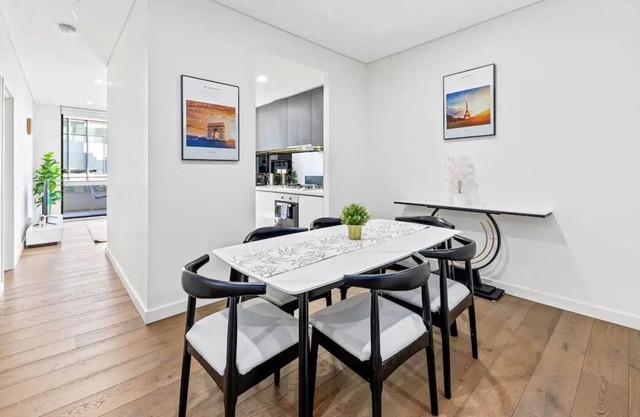 Central&Spacious 3Bed Apt at Zetland | MHS