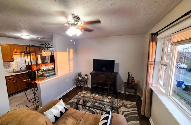 Central Stay! Near UK/Downtown/Campus.