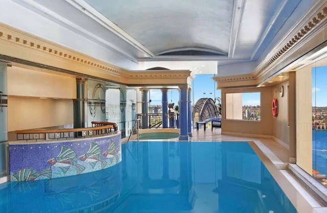 Central Sydney Apartment with Pool, Sauna & Gym!