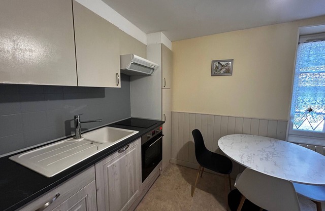 T2 central à La Roche-Posay, 4 pers, WIFI, proche des Thermes