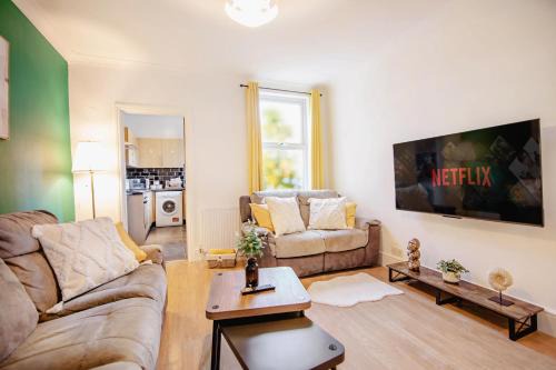 Central Urban Retreat Oasis Free Parking 13ppl