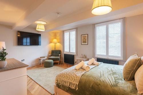 Central Whitchurch - Lowcross House Guest Bedroom 3