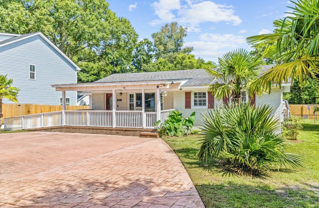 Central Wilmington White House; 3BR Charming, Wi-Fi, AC