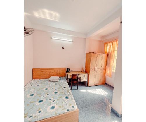 Centrally located D1