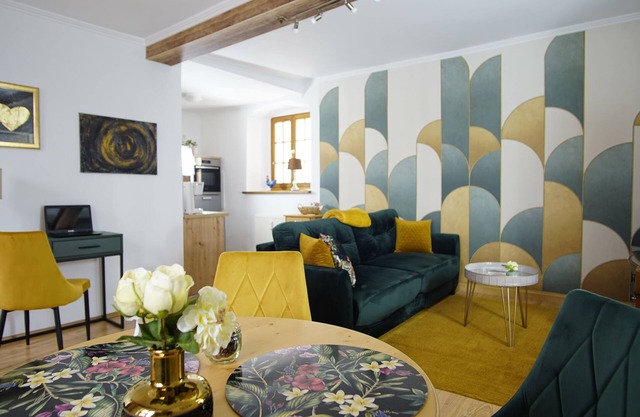 Centrally located apartment in the old town in a house with history.