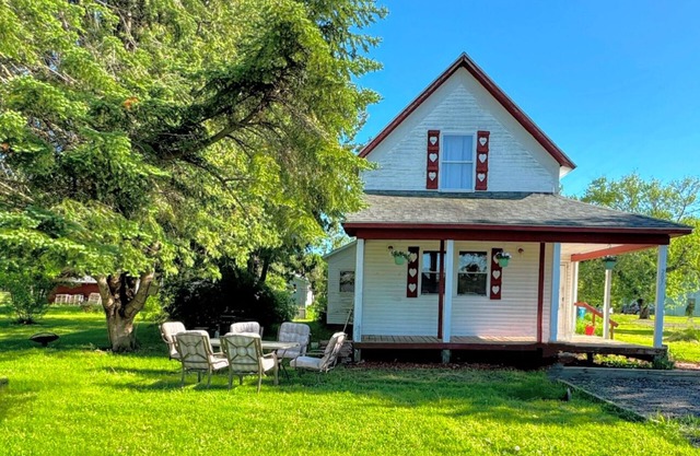 Family-friendly 2-story in Michigan’s Smallest City! Omer Sucker Fishing Sale!