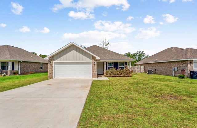 centrally located house only a short drive from beautiful Alabama gulf coast