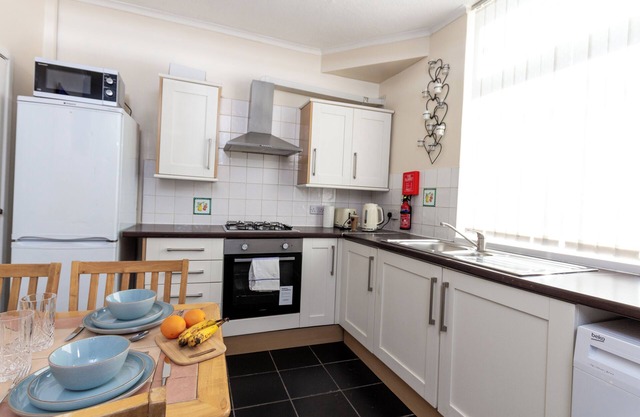 Centrally located in Manchester/Failsworth 2 bedroom house for 5 people
