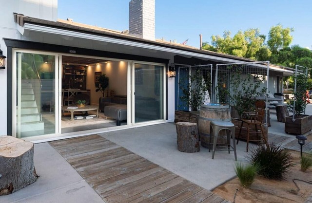 Rabais de 20% sur la maison de designer haut de gamme de février dans un emplacement idéal