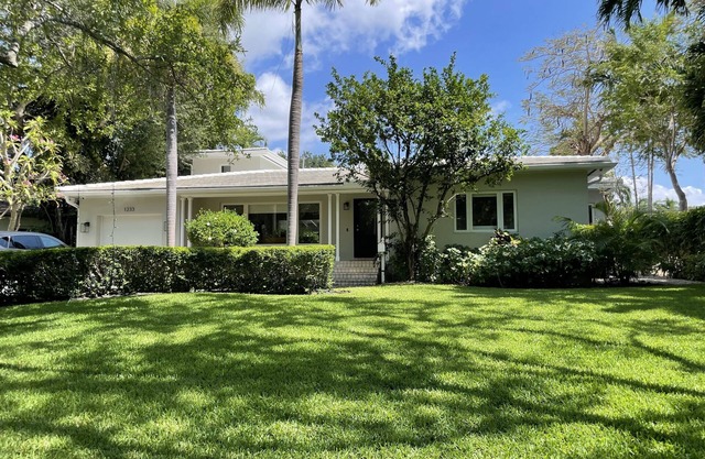 Centrally located, beautiful Coral Gables family home!
