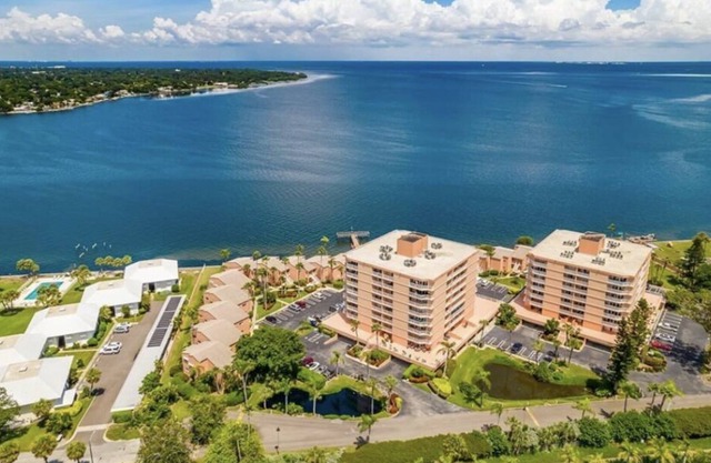 Centrally Located Water View