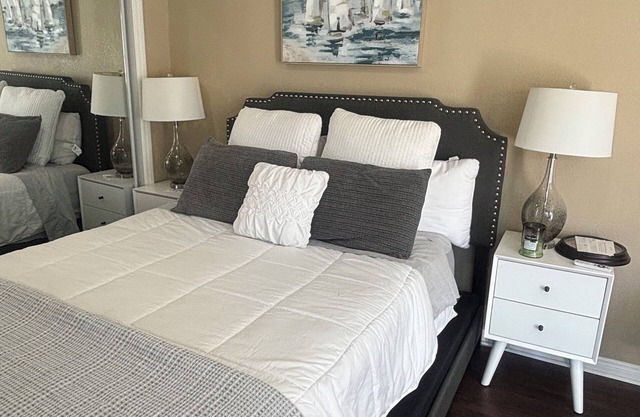 Peaceful Studio in Thousand Oaks with Private Entrance, Patio, BBQ, AC, WiFi