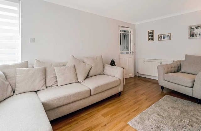Centrally Situated 1 Bedroom House in Cumbernauld