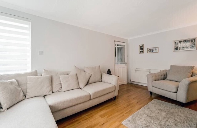 Centrally Situated 1 Bedroom House in Cumbernauld
