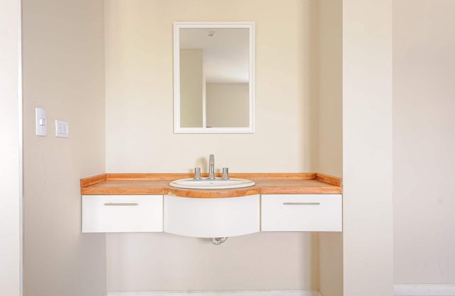 Centric 2 bedroom apartment.