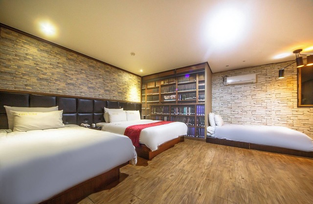 Chakan Hotel