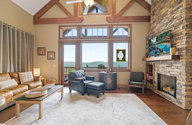Chalakee Lodge C531- Mountain View, Gated Resort, Indoor/Outdoor Pools and Hot Tub, Fitness Area,...