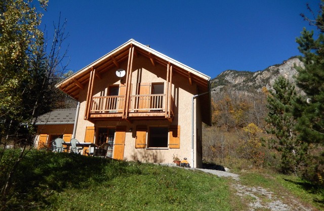 Chalet 10/12 personnes dans hameau des Ecrins
