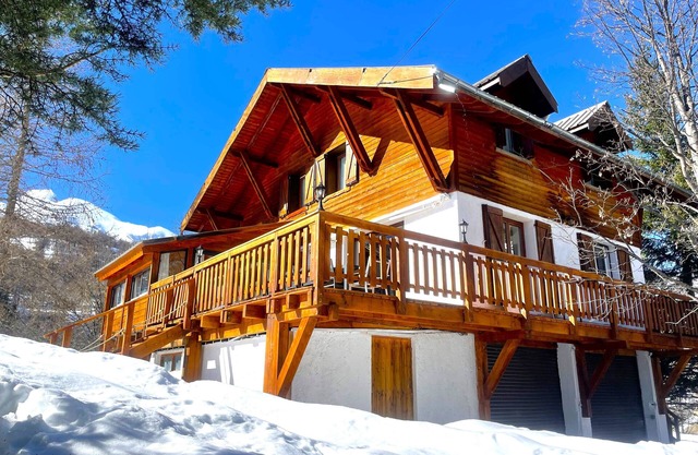Chalet cosy à 2min Station La Foux d'Allos-1700m d'ALT-12 pers max-superbe vue.