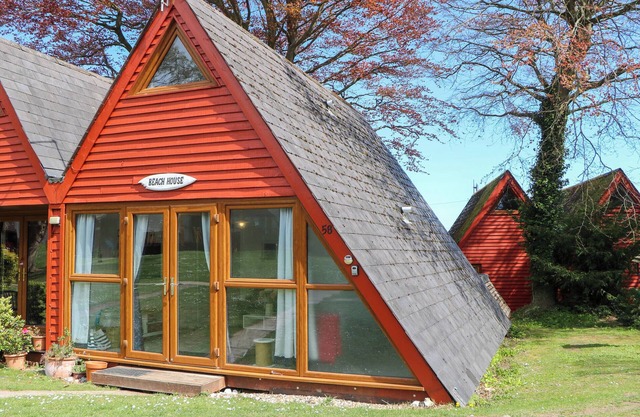 CHALET 58 - THE BEACH HOUSE, family friendly, with pool in Kingsdown