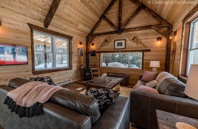 Chalet 6 pers. Petit lac, chevaux et Nature Parc Regional du Mont Grand Fonds.