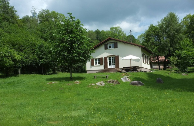 CHALET 6P, HAUTES VOSGES, ALTITUDE 550m, TRES CALME, RANDONNEES, VELOS, LAC
