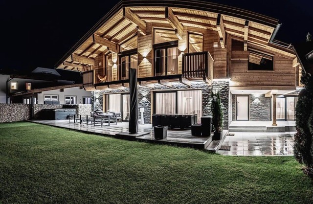 Chalet Amadeus - Designer Luxury Chalet for 14