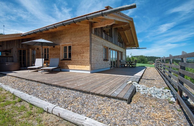 Chalet 'Bergchalet 3' avec piscine privée, terrasse privée et Wi-Fi