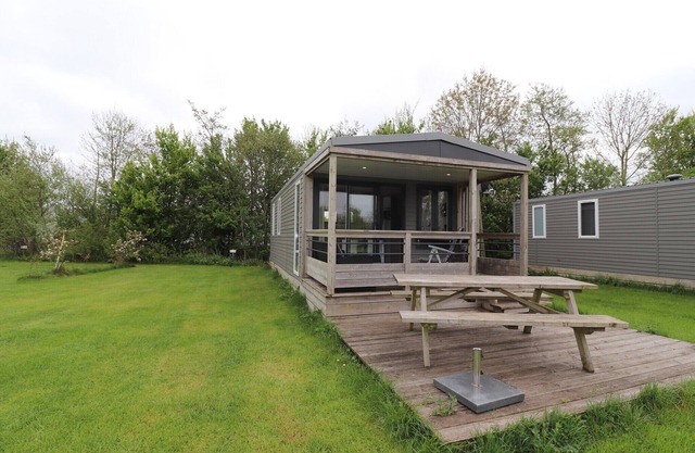 Chalet confortable avec terrasse sur le Hegermeer