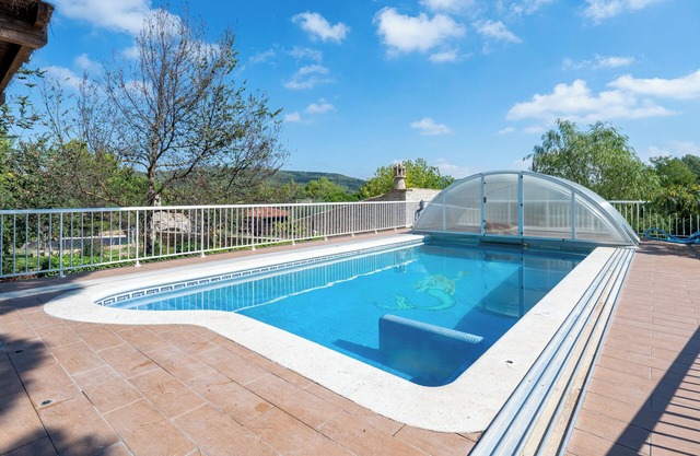 Chalet "Can Tronc" avec vue sur la montagne, piscine partagée et Wi-Fi