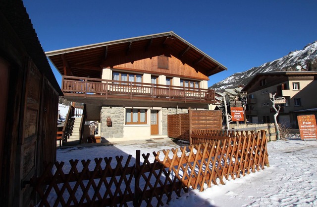 “Chalet Changalan” T4 Large apartment with sheets included for 6/8 people.