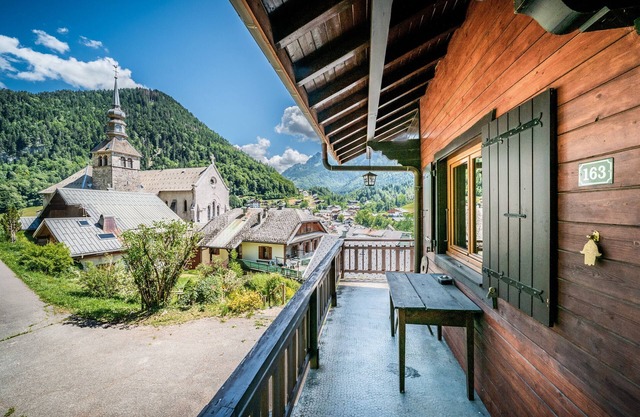 Chalet "Chez Juju" avec vue sur les montagnes, terrasse privée et Wi-Fi