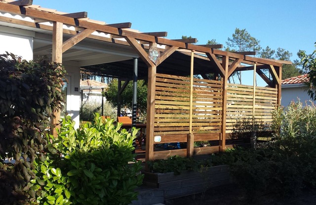 Chalet dans parc les vignes 5 étoiles. Prestations camping attenant gratuites