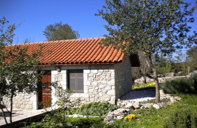 Maison de vacances douillette avec jardin à Leonidio