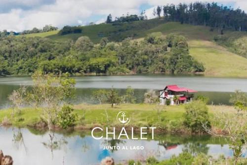 Chalet junto al lago con muelle privado