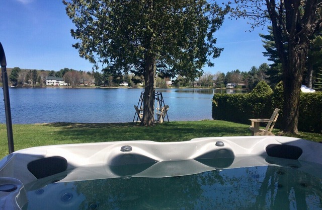Chalet Lac Vert: bord de l'eau et spa
