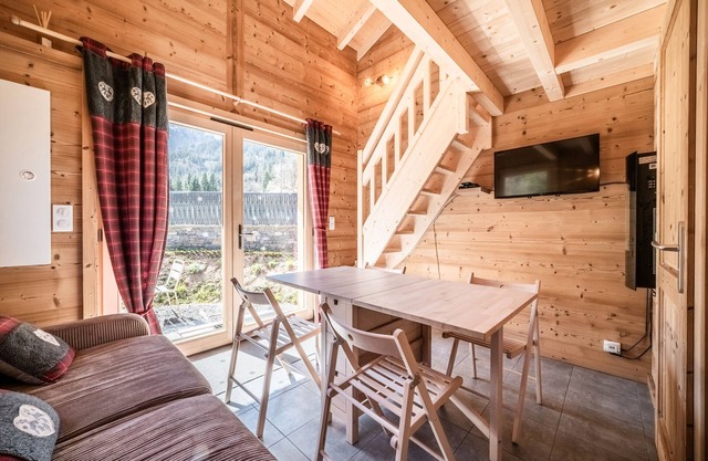 Chalet "Léonie" avec vue sur les montagnes, terrasse partagée et Wi-Fi