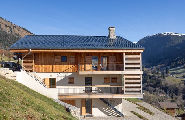 Chalet 'Les Galetas Du Mont Blanc' avec terrasse privée, balcon et Wi-Fi